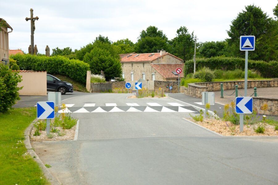 Aménagement du cœur de parc et de l'entrée de Ville - Cirières 79