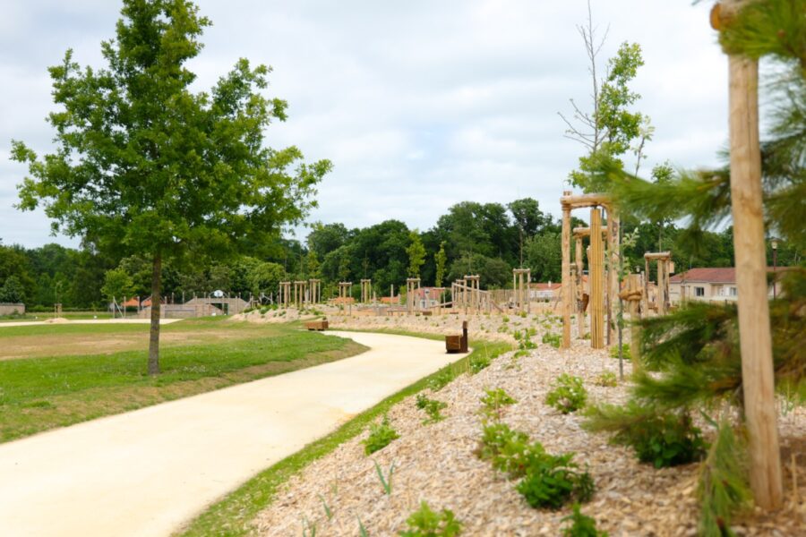 Aménagement du cœur de parc et de l'entrée de Ville - Cirières 79