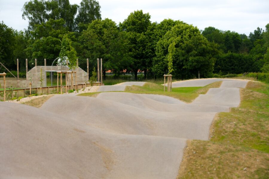 Aménagement du cœur de parc et de l'entrée de Ville - Cirières 79